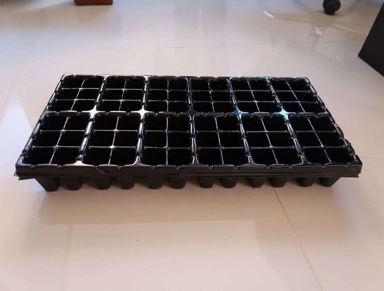 Bandejas Germinadoras Forestales Para Semillas O Plantulacion De 72 Cavidades - Imagen 2