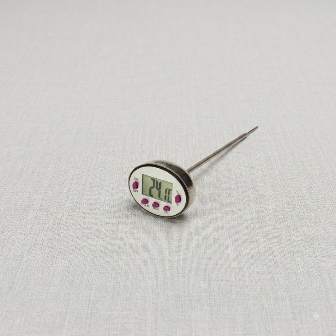 Termómetro electrónico DURAC con sonda de acero inoxidable para medición de temperatura en laboratorio, campo, líquidos, semisólidos y gases.