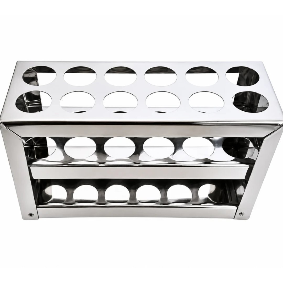 Gradilla metálica para 12 tubos de ensayo con orificios de 18 mm. Ideal para laboratorios, universidades, análisis de suelos y control de calidad.