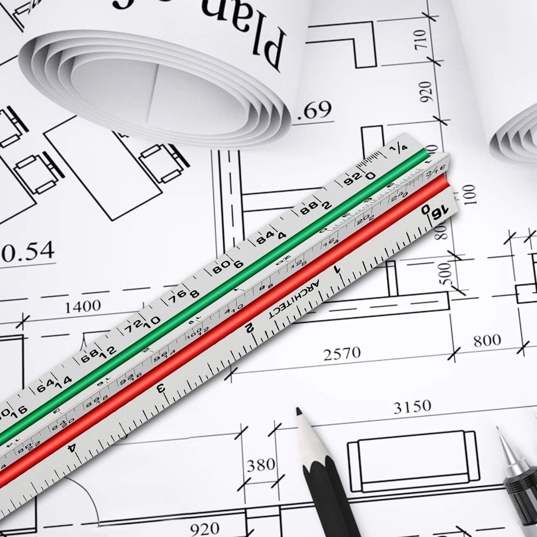 Regla triangular arquitectónica de aluminio de 30 cm con múltiples escalas para dibujo técnico, arquitectura e ingeniería.